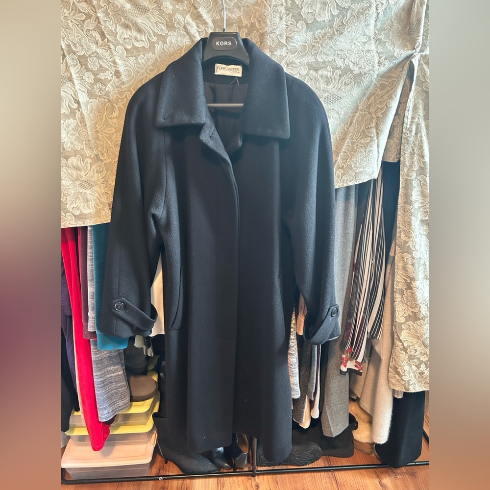 100% Wool Top Coat.  Excellent condition.